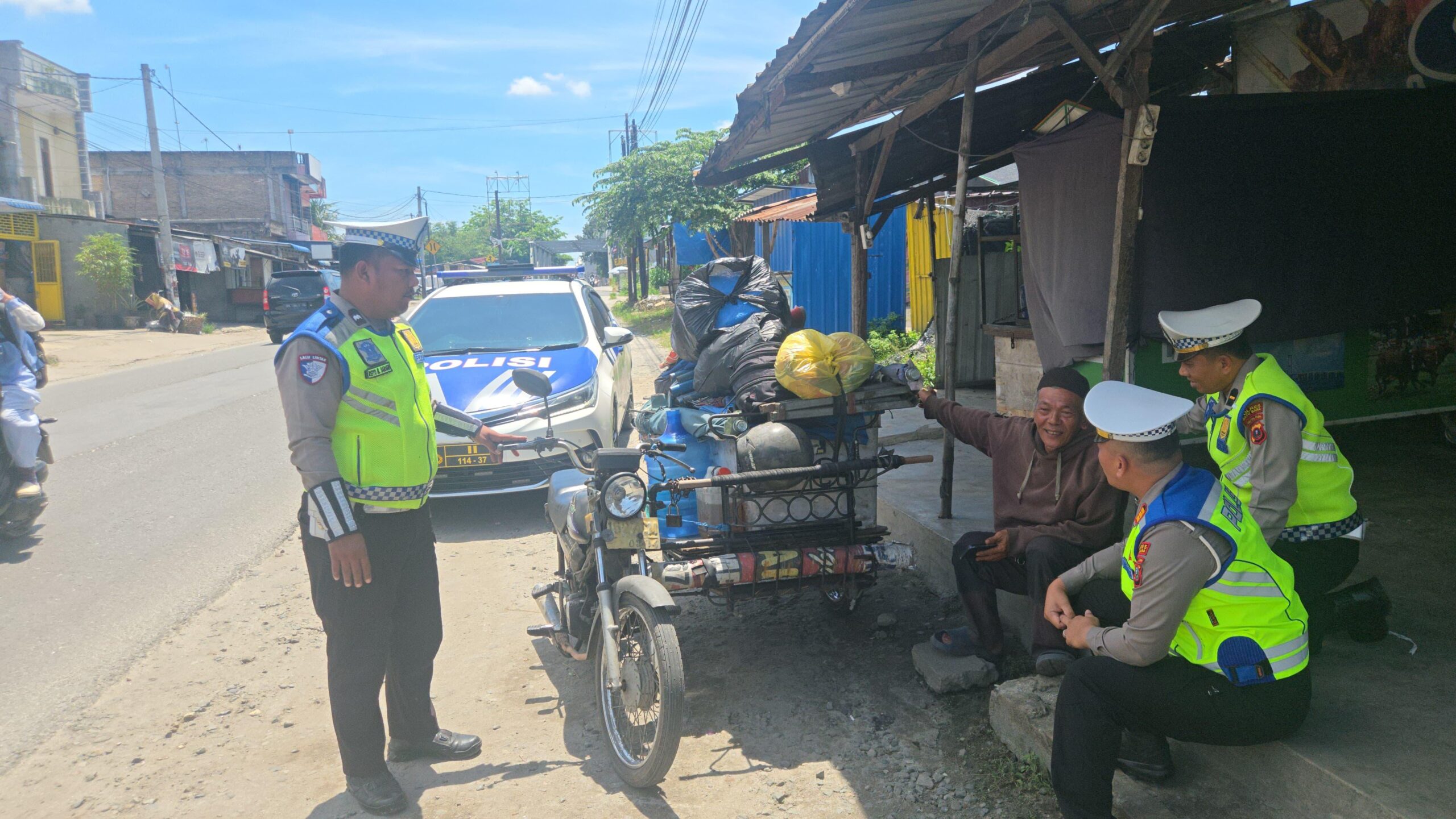 Satlantas Polres Batu Bara gelar Minggu Kasih – bagikan sembako dan jaga kelancaran lalu lintas