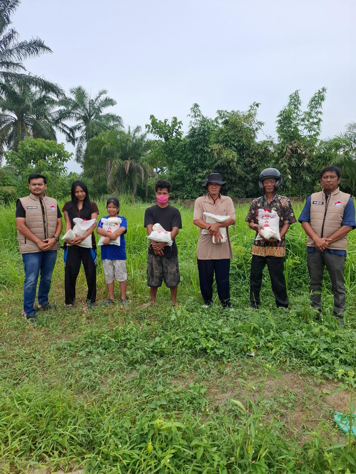 Satresnarkoba Polres Batu Bara gelar “Minggu Kasih”, bagikan sembako dan himbau bahaya narkoba