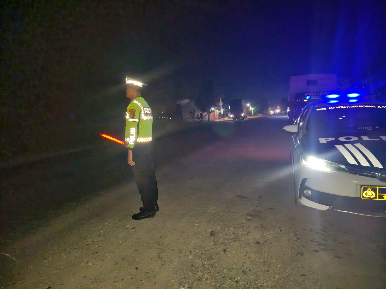 Sat Lantas Polres Batu Bara Gelar Patroli Blue Light, Jaga Keamanan Lalu Lintas Di Jalinsum Lima Puluh