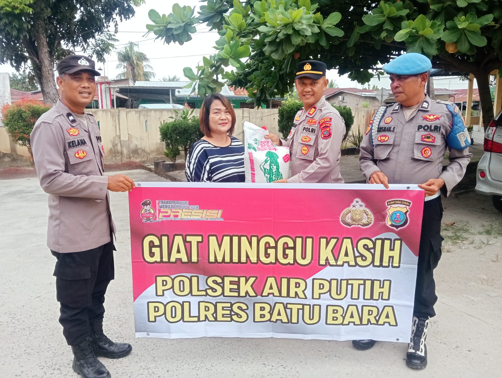 Polsek air putih laksanakan kegiatan “Minggu kasih”, bagikan sembako kepada warakawuri