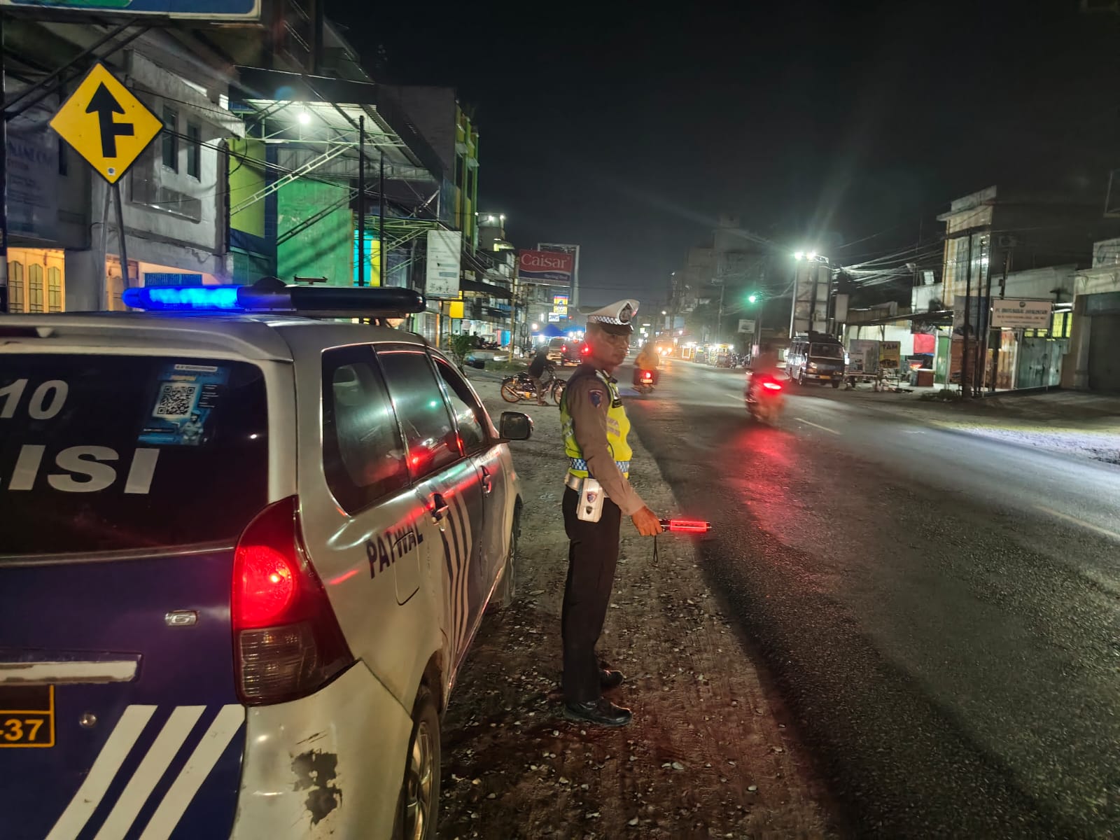 Sat Lantas Polres Batu Bara Laksanakan Patroli Blue Light Di Jalinsum Pos Lantas Indrapura   