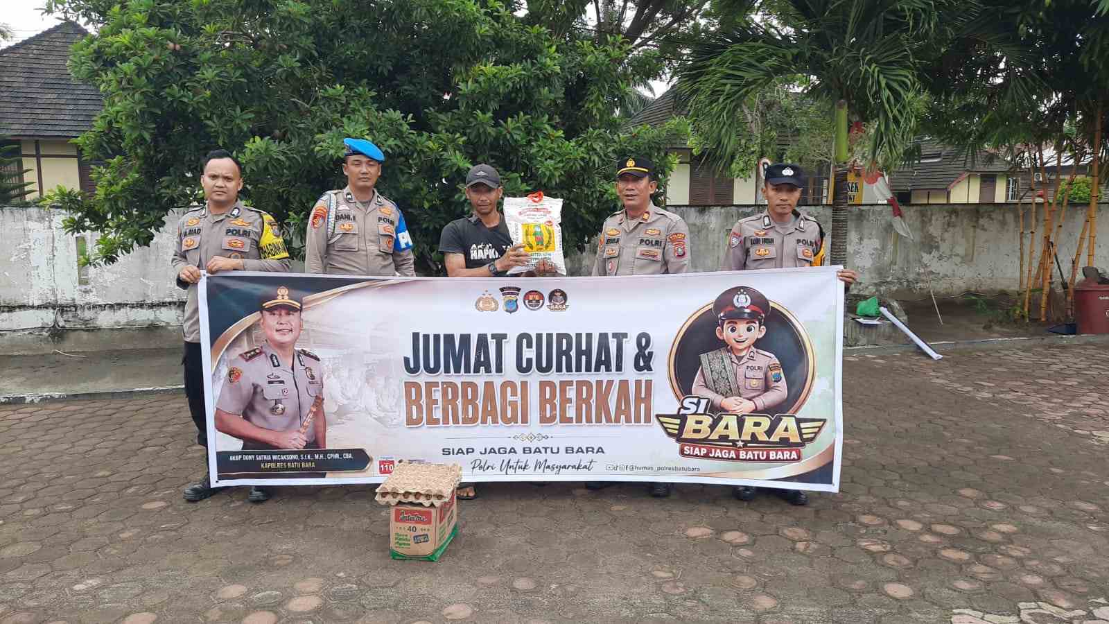 Jumat Berkah Polsek Talawi: Kapolsek dan Personil Salurkan Bantuan Sembako Bagi Kaum Dhuafa