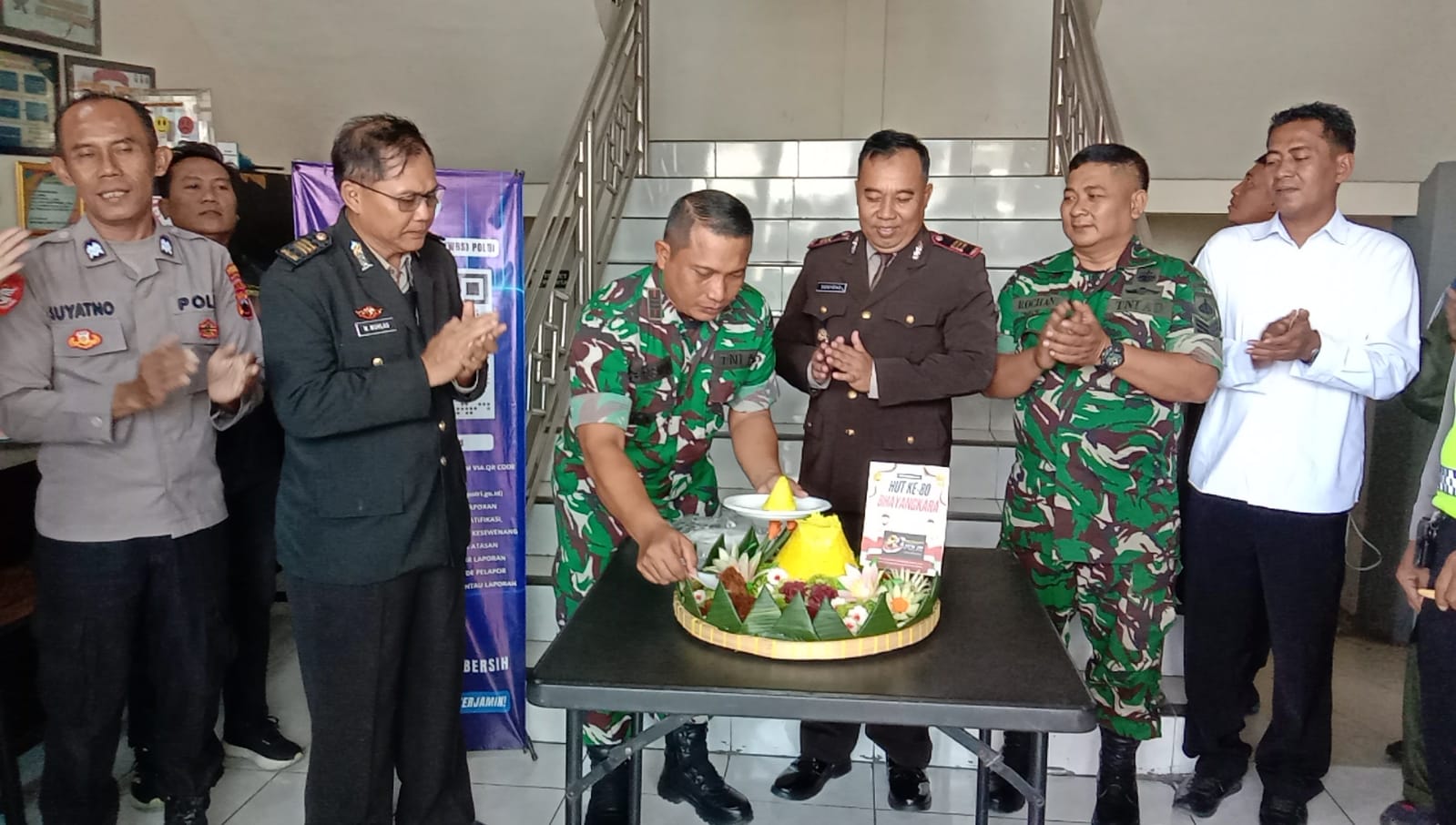 Danramil 03 Serengan dan Anggota Datangi Mapolsek Serengan   