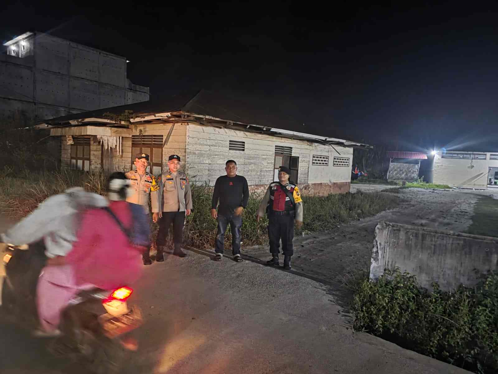 Polsek Medang Deras Laksanakan Patroli Malam Dipimpin AIPDA Torang, Antisipasi Kejahatan Dan Himbau Warga Jaga Keamanan