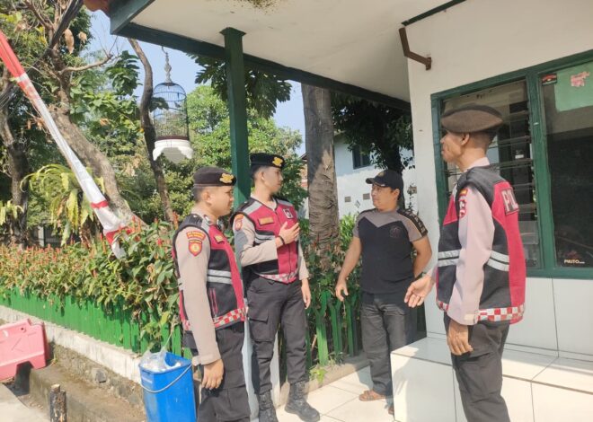 Hadir Langsung di Tengah Masyarakat, Personel Perintis Korsabhara Baharkam Polri Pererat Komunikasi Melalui Patroli Dialogis   