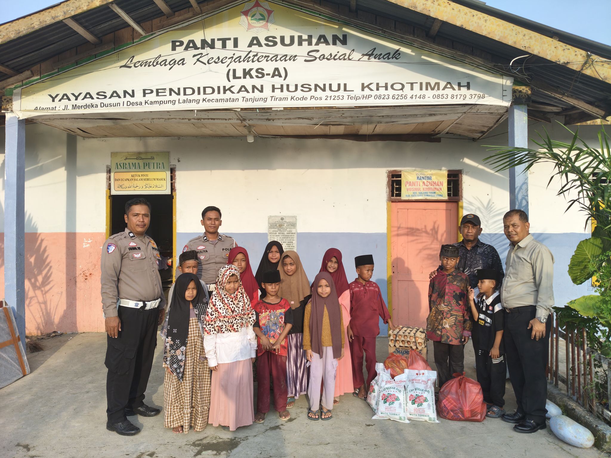 Unit Gakkum Sat Lantas Polres Batu Bara Berbagi Sembako ke Panti Asuhan Husnul Khotimah – Kegiatan Aman Lancar   