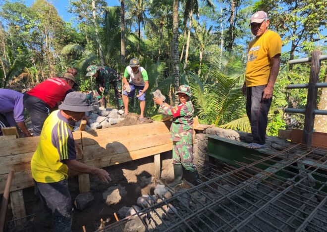 Percepat Pembangunan Infrastruktur, Sertu Hary Bersama Warga Gelar Pengecoran Jembatan Aramco      