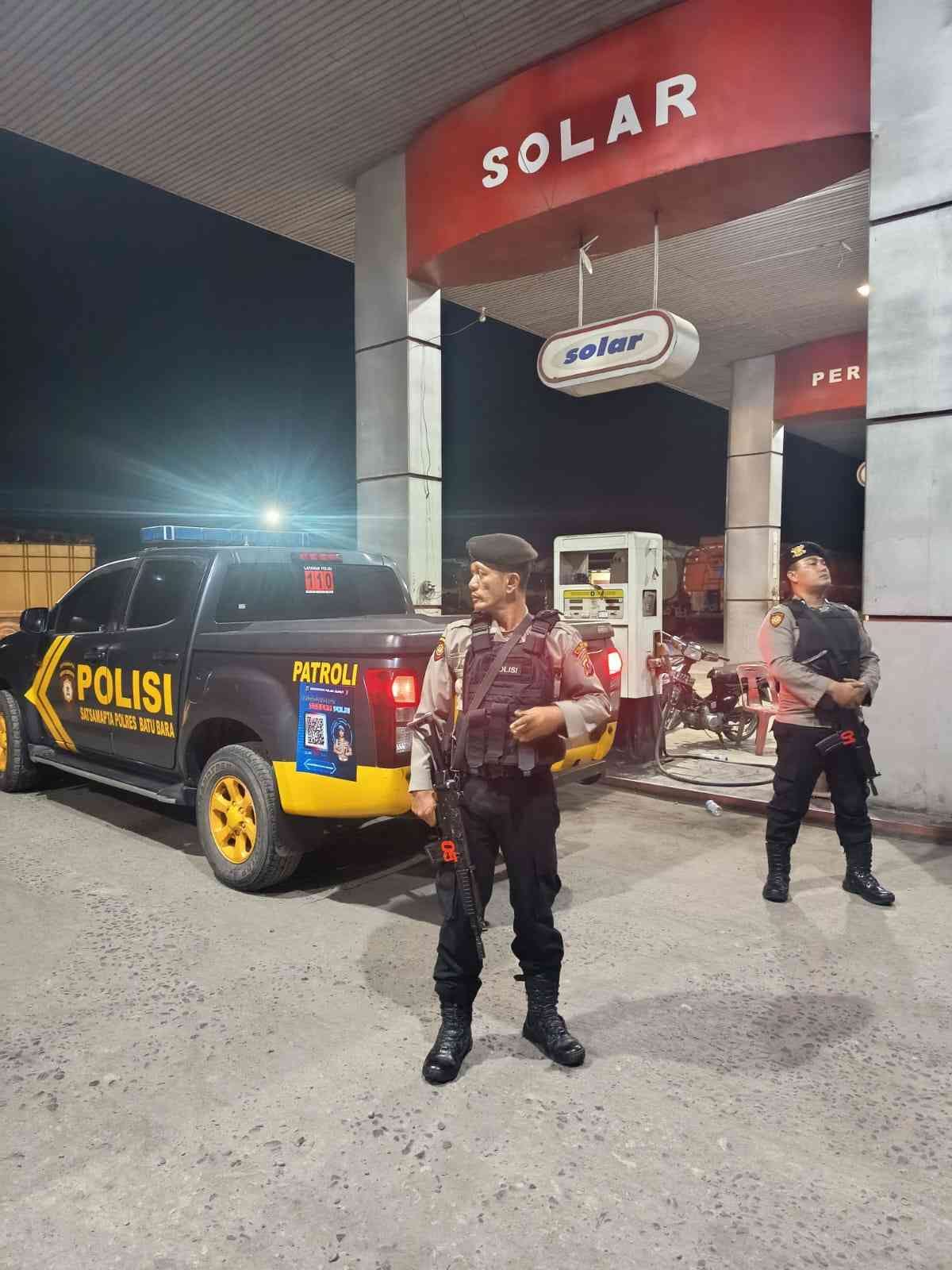 Sat Samapta Polres Batu Bara Laksanakan Patroli Rutin Roda-4 Malam Hari – Cek Persedian BBM di Lima SPBU, Kamtibmas Aman Kondusif   