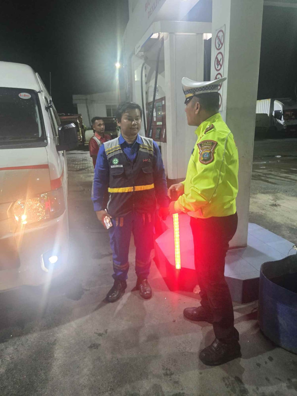 AKP Simon Simatupang Pimpin Patroli Satlantas di SPBU Sumber Padi – Antisipasi Kemacetan, Masyarakat Merasa Nyaman      