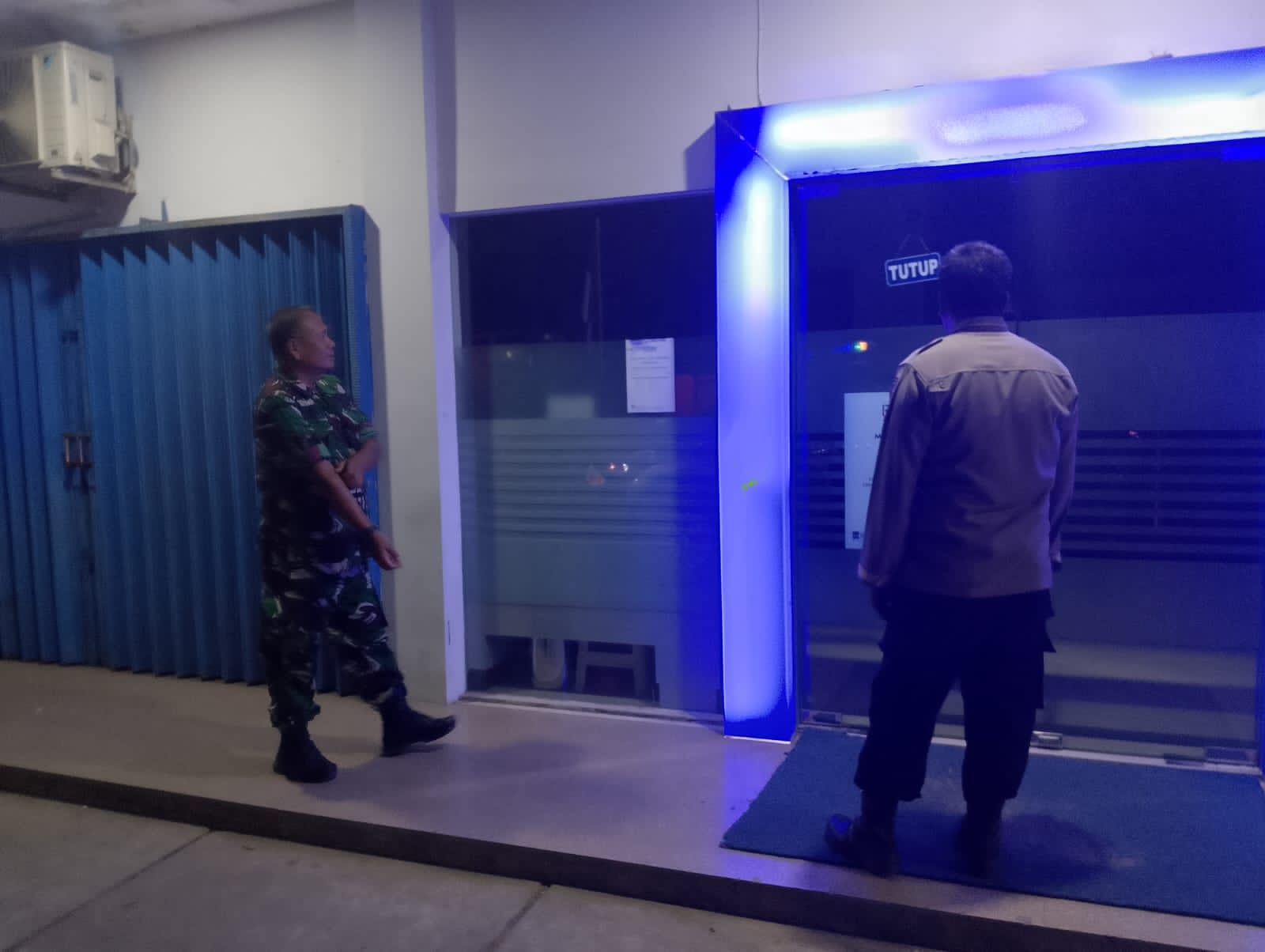 Patroli Malam TNI-Polri di Manyaran, Pastikan Objek Vital dan Koperasi Merah Putih Tetap Aman   
