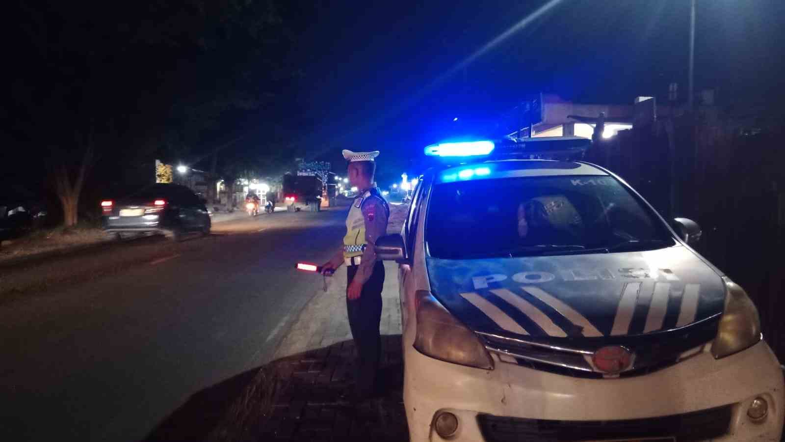 Satlantas Polres Batu Bara Lakukan Patroli Blue Light di Jalinsum Pos Lantas Indrapura – Kegiatan Aman Lancar