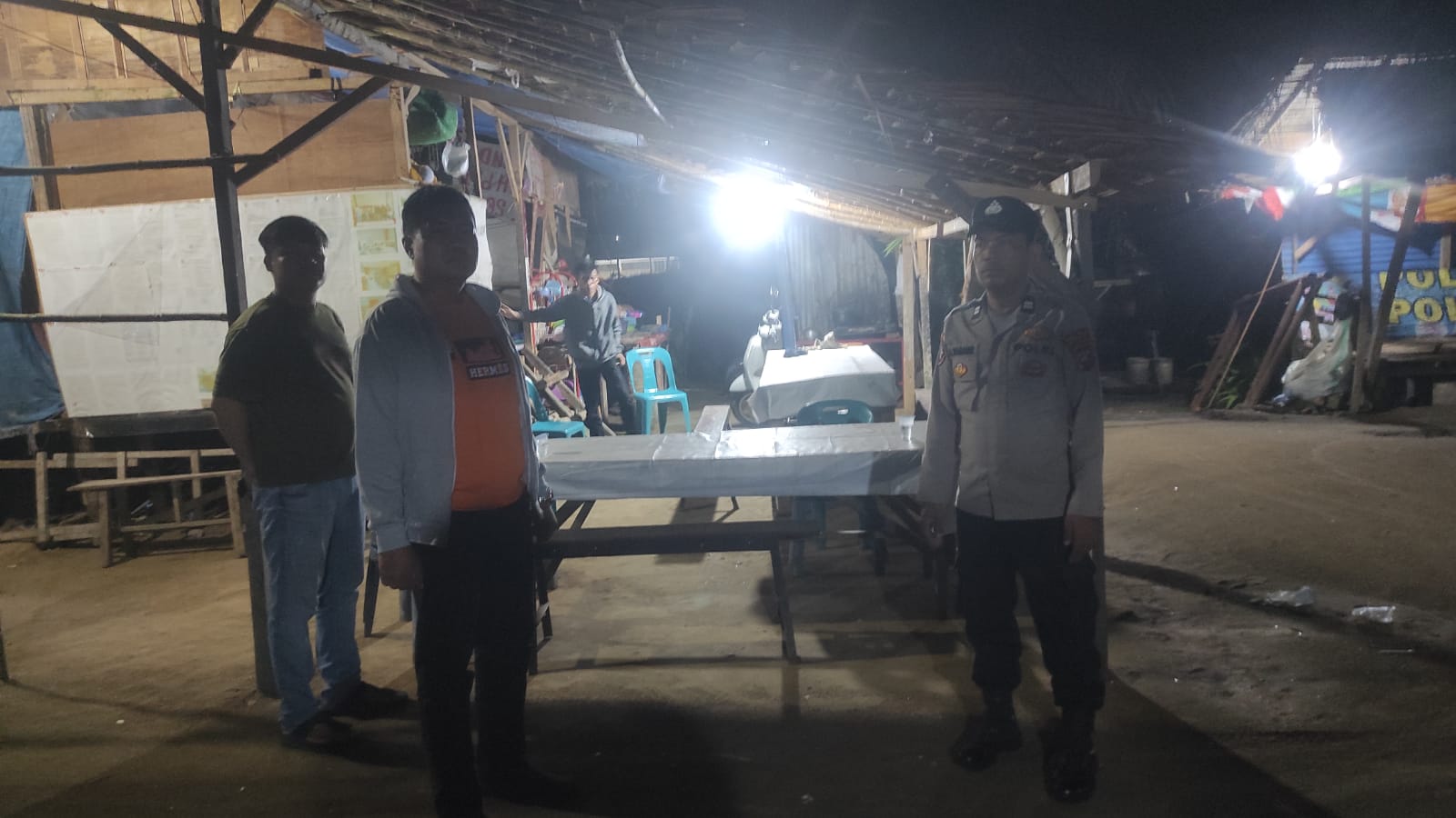 Polsek Lima Puluh Lakukan Patroli Mobile di Perkebunan PT. SOCFINDO – Awasi Kegiatan Kelompok Tani Desa Simpang Gambus   