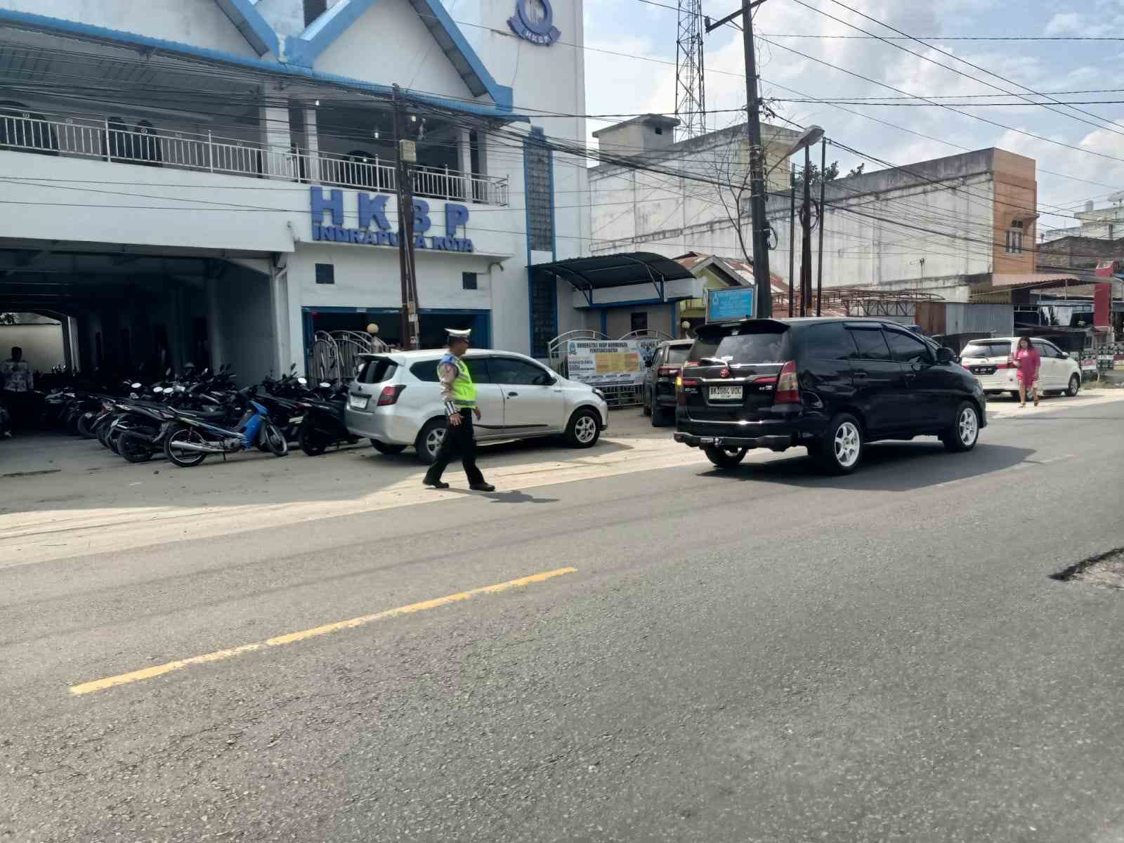 Satlantas Polres Batu Bara Lakukan Pengamanan Gereja di Minggu Raya – Kegiatan Aman Lancar   