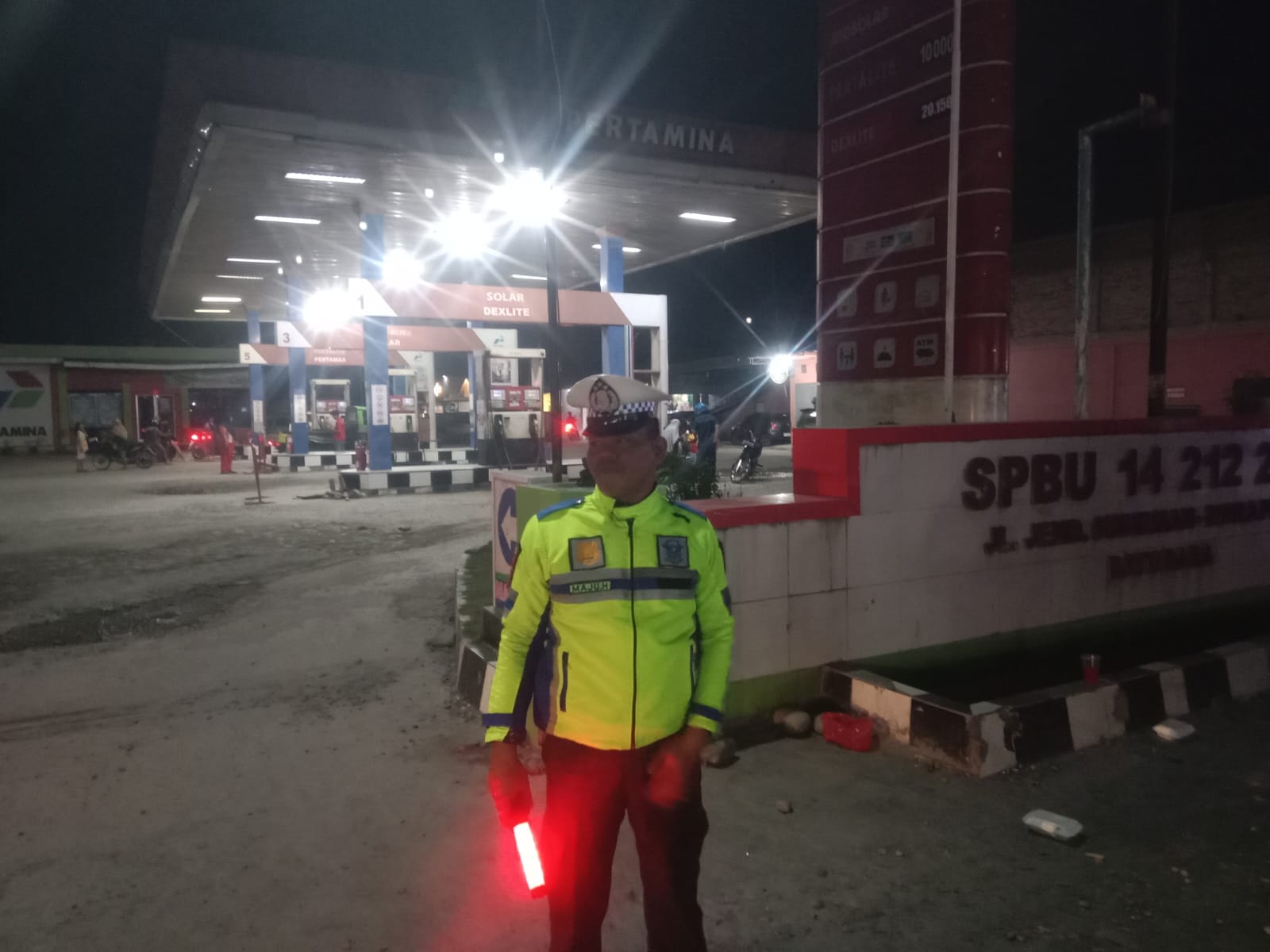 Satlantas Polres Batu Bara Lakukan Patroli SPBU dan Blue Light di Jalinsum Desa Siparepare – Kegiatan Aman Lancar