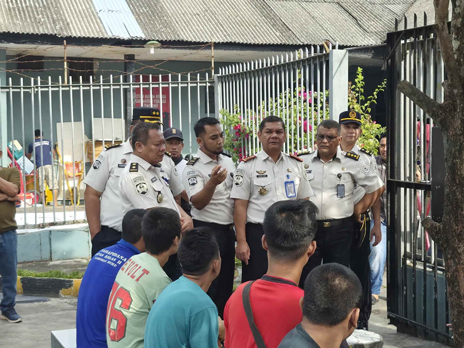 Dialog Langsung dengan Warga Binaan, Kalapas Labuhan Ruku Tanggapi Keluhan dan Aspirasi Melalui Kegiatan Sapa Tanya