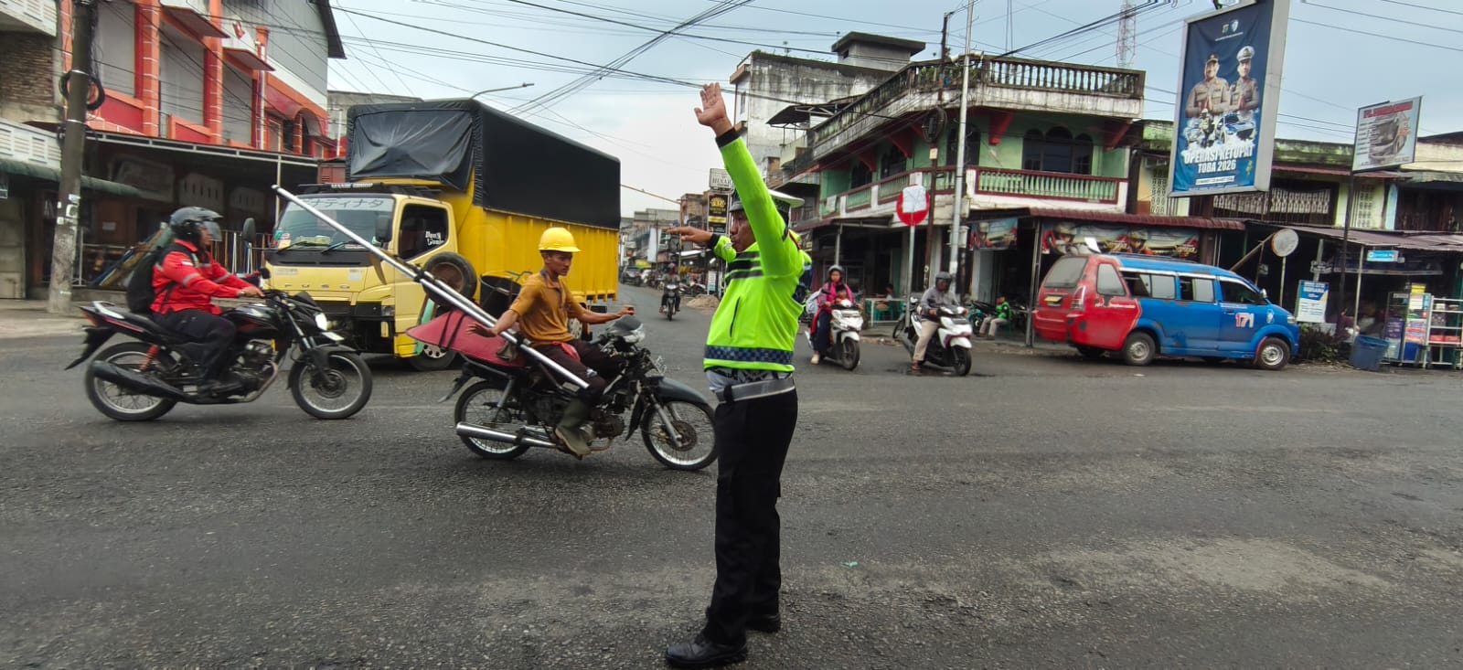 Gatur Pagi di Perkotaan Lima Puluh Jalinsum, Tim Khusus Turjawali Satlantas Polres Batu Bara Pastikan Arus Lancar dan Aman