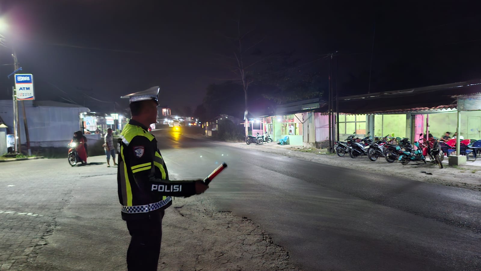 Patroli Blue Light di Jalinsum, Satlantas Polres Batu Bara Pastikan Keamanan dan Kelancaran Perjalanan Malam   