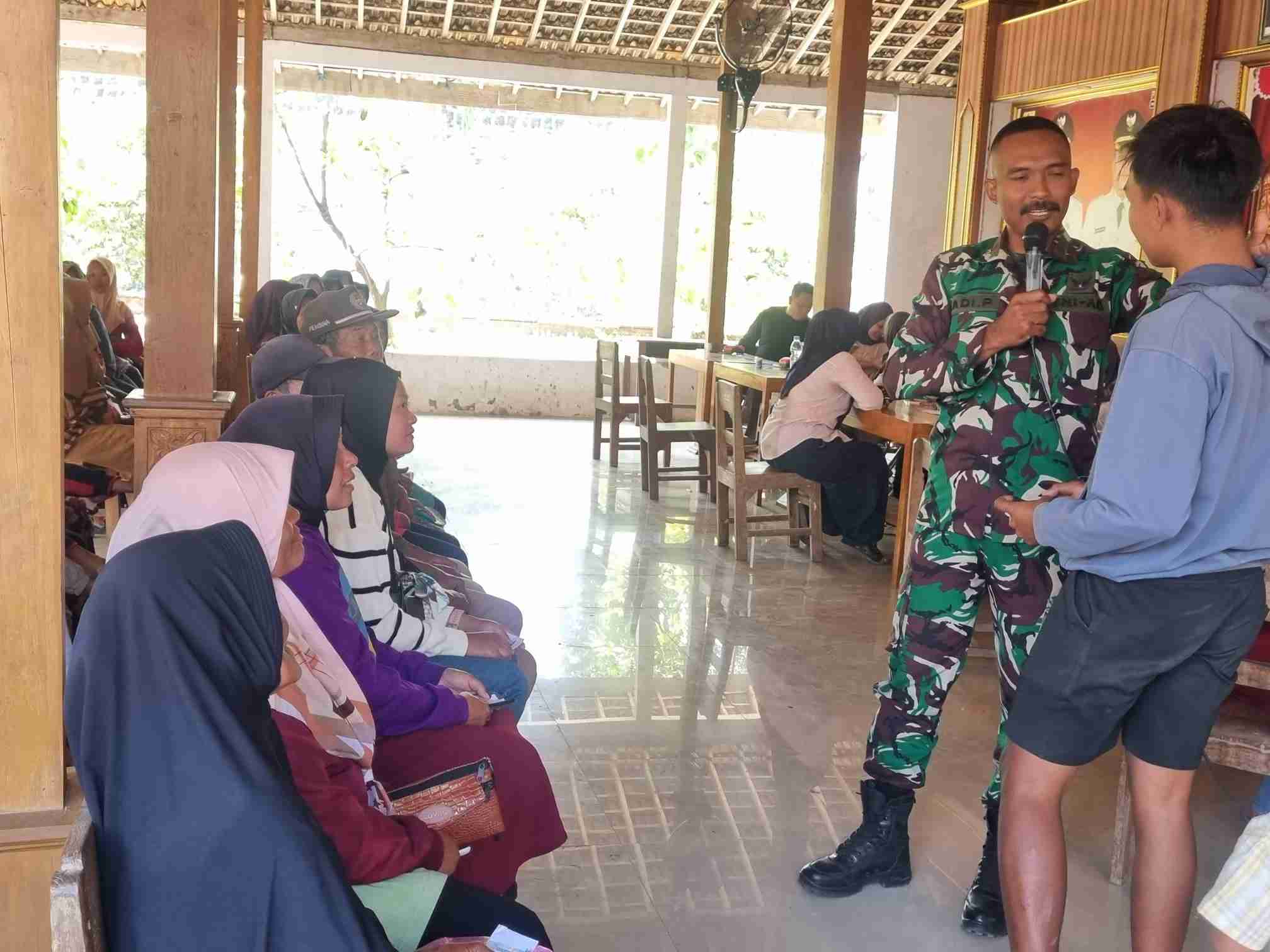 TNI Di Kismantoro Sosialisasikan Bahaya Judi Online dan Narkoba kepada Remaja   
