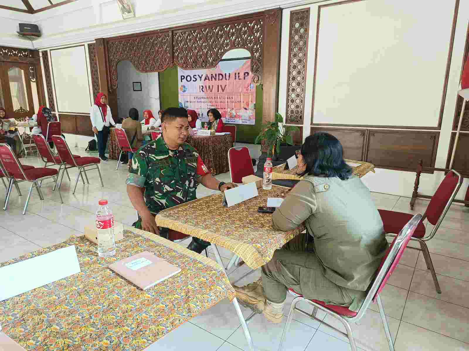 Peran Serta Babinsa Kratonan Dalam Kegiatan Posyandu   