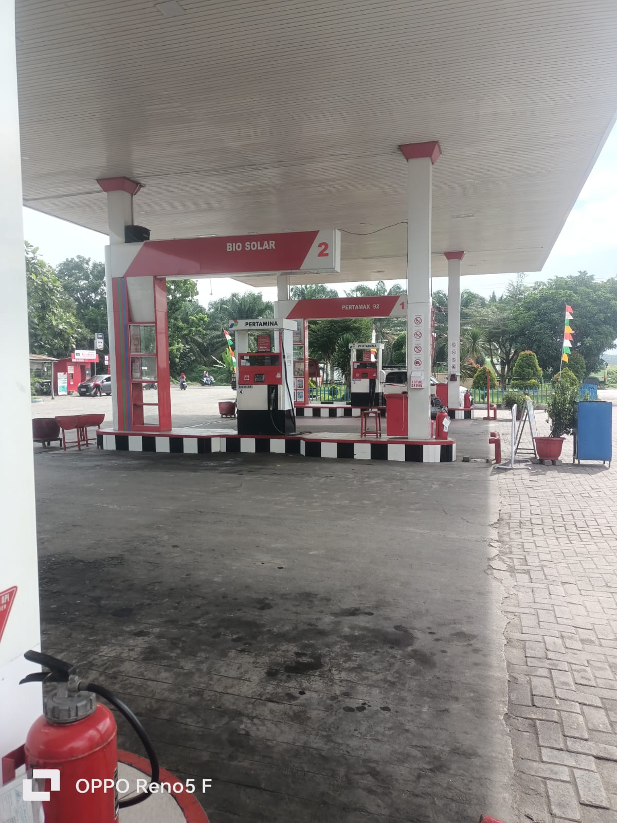 Patroli Antisipasi Kemacetan di SPBU Desa Durian, Satlantas Polres Batu Bara Pastikan Kenyamanan Pengguna Jalan   