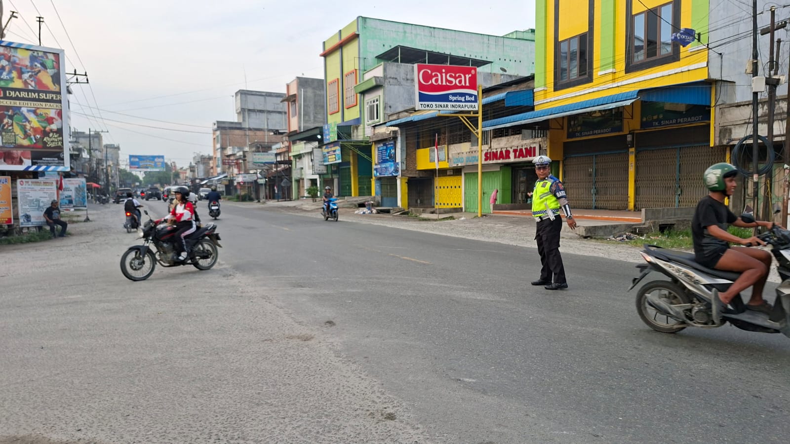 Sat Lantas Polres Batu Bara Laksanakan Strong Point Pagi di Simpang Tanjung Kubah   