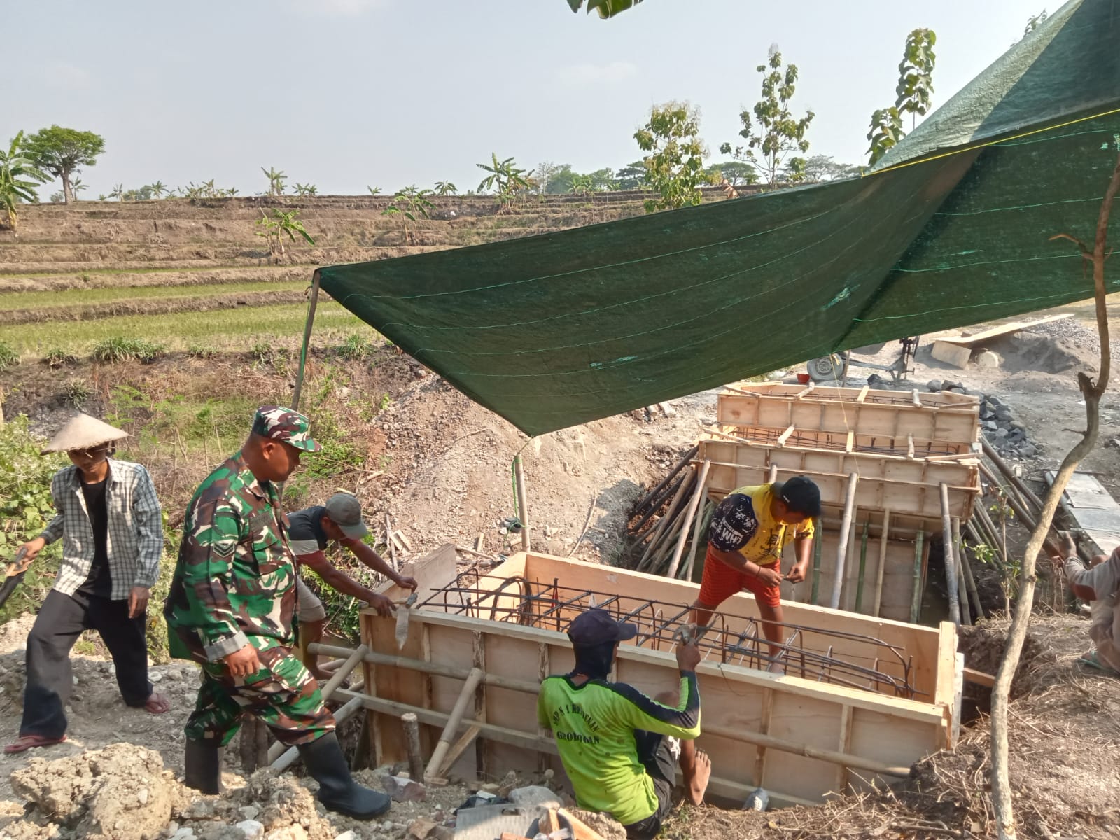 Penghubung Kedungwaduk–Pengkok Terus Dibangun, Warga Nantikan Jembatan Beton Rampung
