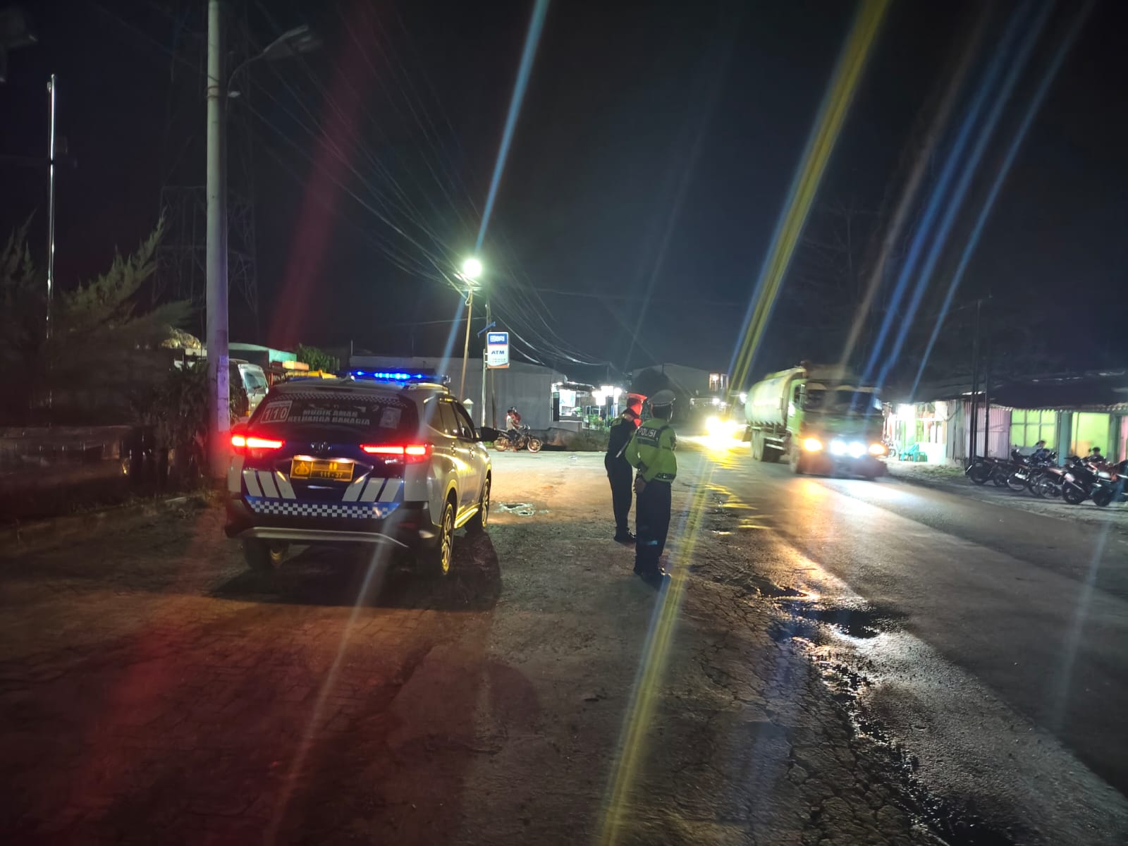 Patroli Blue Light Satlantas Polres Batu Bara Sasar Jalinsum dan SPBU Wilayah Lima Puluh
