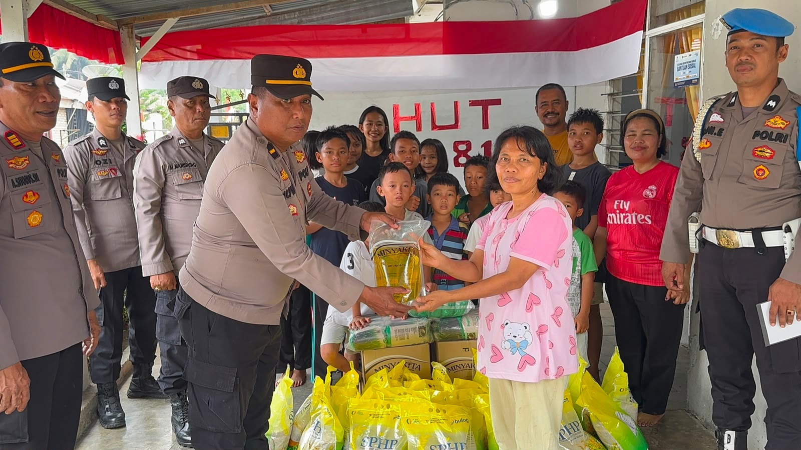 Jelang HUT RI Ke-81, Kapolres Batu Bara Berikan Bantuan Sembako Kepada Yayasan Sion Kanaan   