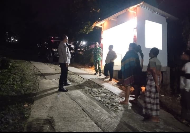 Babinsa Koramil Jatipurno Bersama Bhabinkamtibmas Laksanakan Patroli Malam   