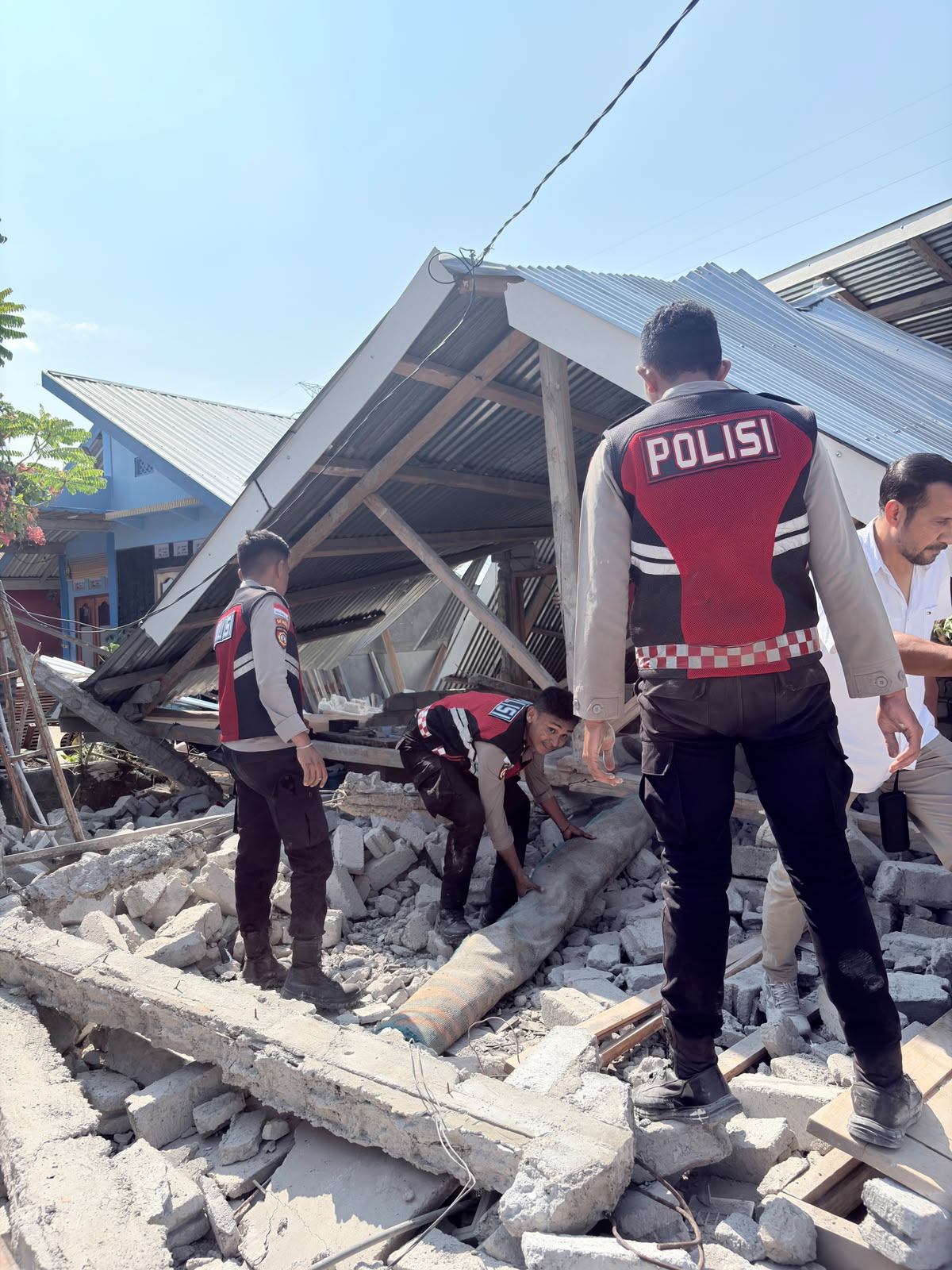 Polres Manggarai Timur Sigap: Pastikan Obvitnas Aman Pasca Gempa NTT   