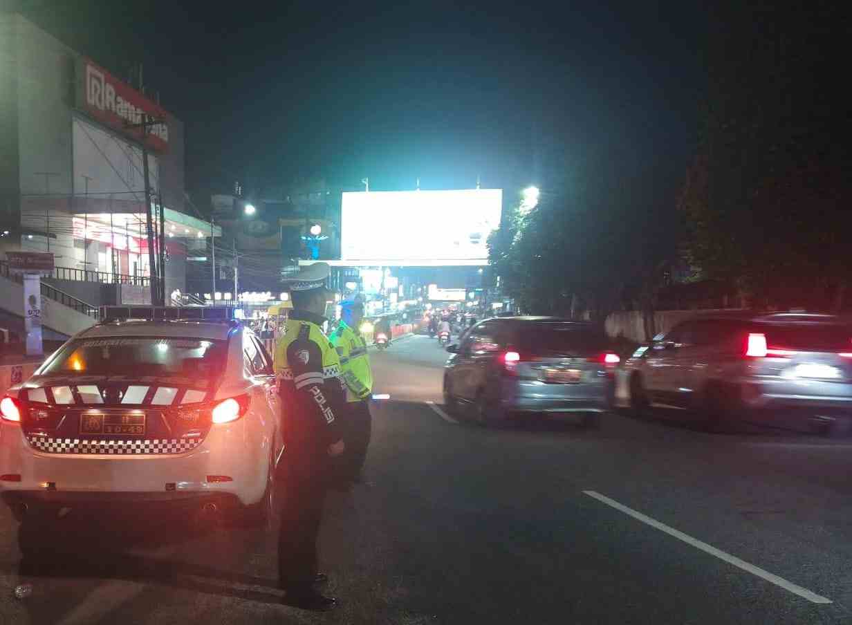 Satlantas Polres Pematangsiantar Laksanakan Blue Light Patrol, Tekan Pelanggaran dan Kejahatan Malam Hari   