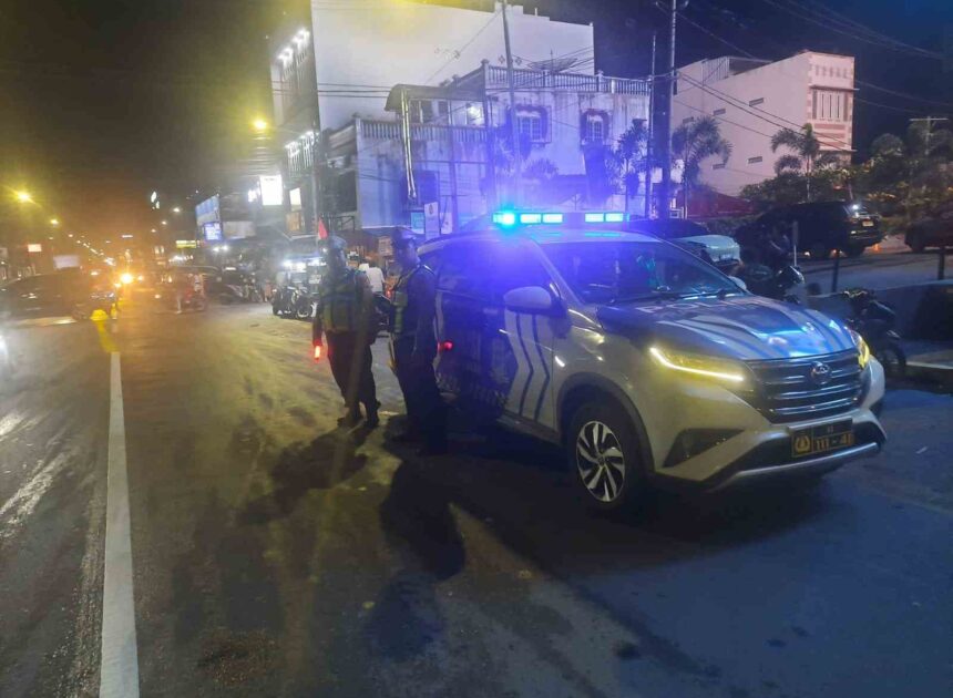 Sat Lantas Polres Pematangsiantar Laksanakan Blue Light Patrol, Tekan Pelanggaran Lalu Lintas dan Cegah Kejahatan Jalanan   