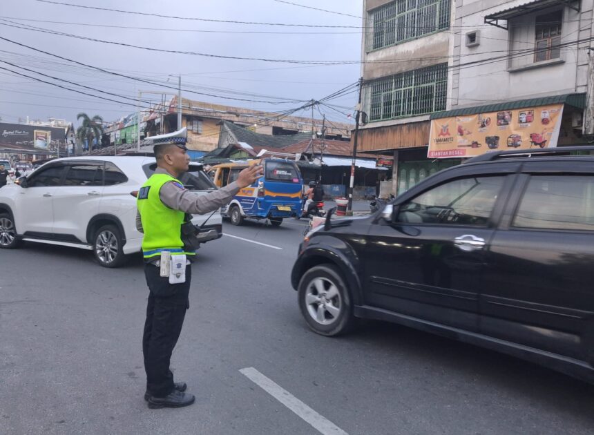 Amankan Jam Pulang Sore, Sat Lantas Pematangsiantar Kawal 18 Titik Persimpangan Kota   