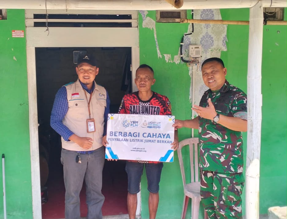 Danramil 12/Eromoko Berikan Pelayanan Pemasangan Listrik Gratis Bersubsidi kepada Warga Kurang Mampu   
