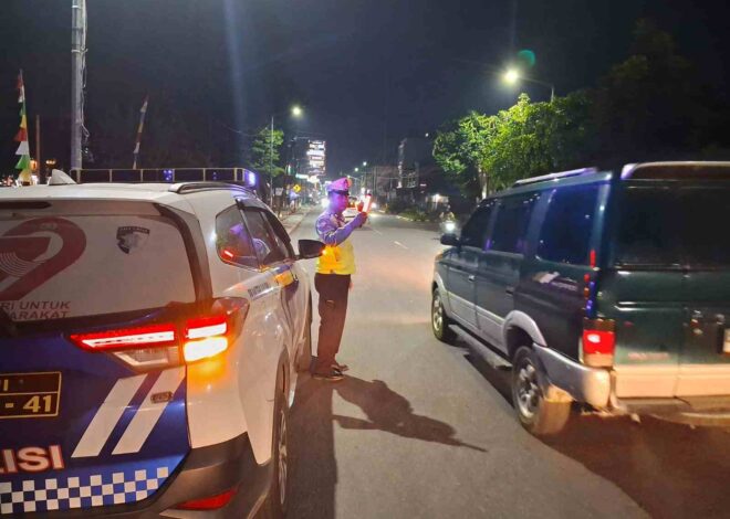 Sat Lantas Pematangsiantar Amankan Arus Lalu Lintas di Jalan Sutomo, Pos Padat Sore Berjalan Aman dan Lancar   