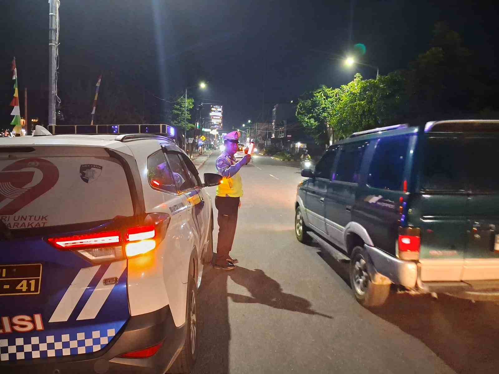 Sat Lantas Pematangsiantar Amankan Arus Lalu Lintas di Jalan Sutomo, Pos Padat Sore Berjalan Aman dan Lancar   