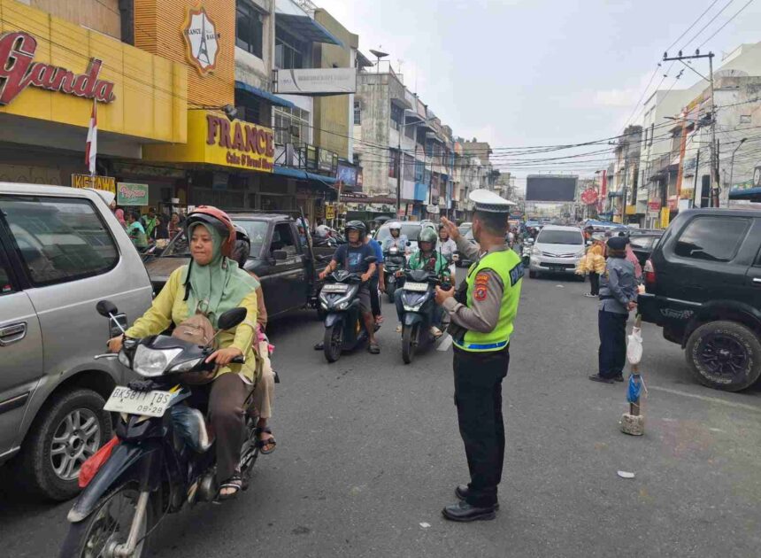 Pos Padat Sore Jalan Sutomo Berjalan Lancar, Sat Lantas Pematangsiantar Pastikan Arus Lalu Lintas Tetap Terkendali