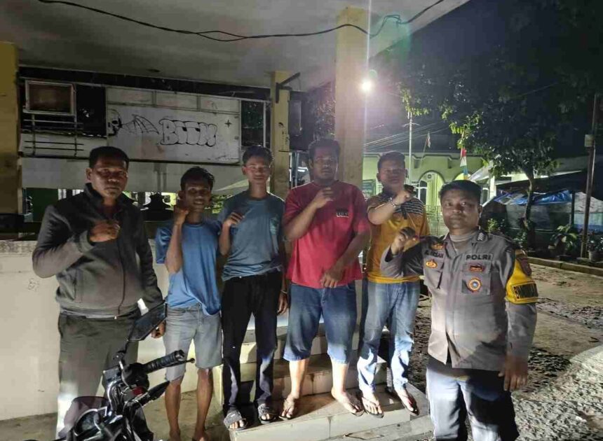 Bhabinkamtibmas Polsek Lima Puluh Gelar Cooling System, Cek Pos Kamling & Silaturahmi dengan Warga   