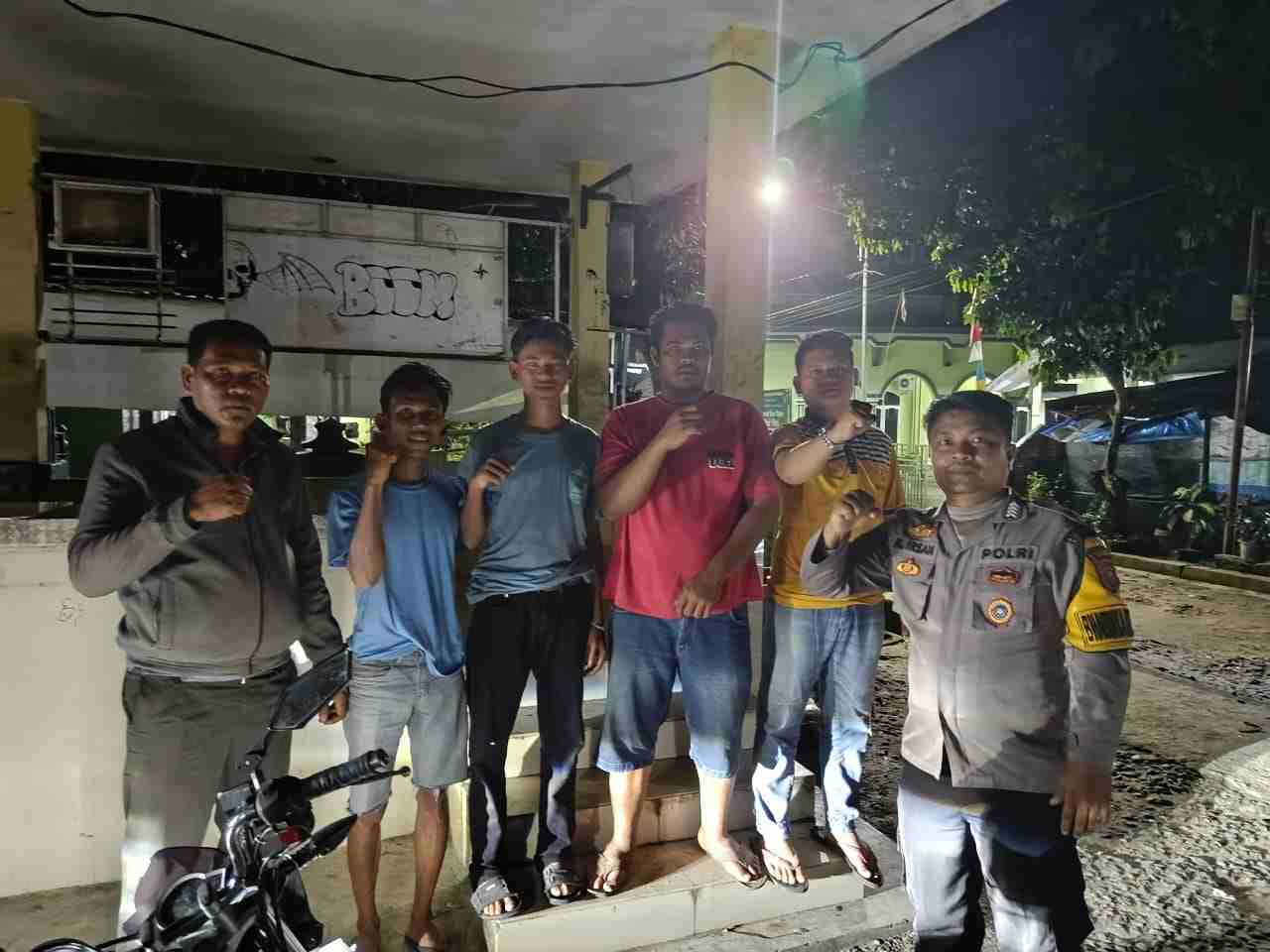 Bhabinkamtibmas Polsek Lima Puluh Gelar Cooling System, Cek Pos Kamling & Silaturahmi dengan Warga   