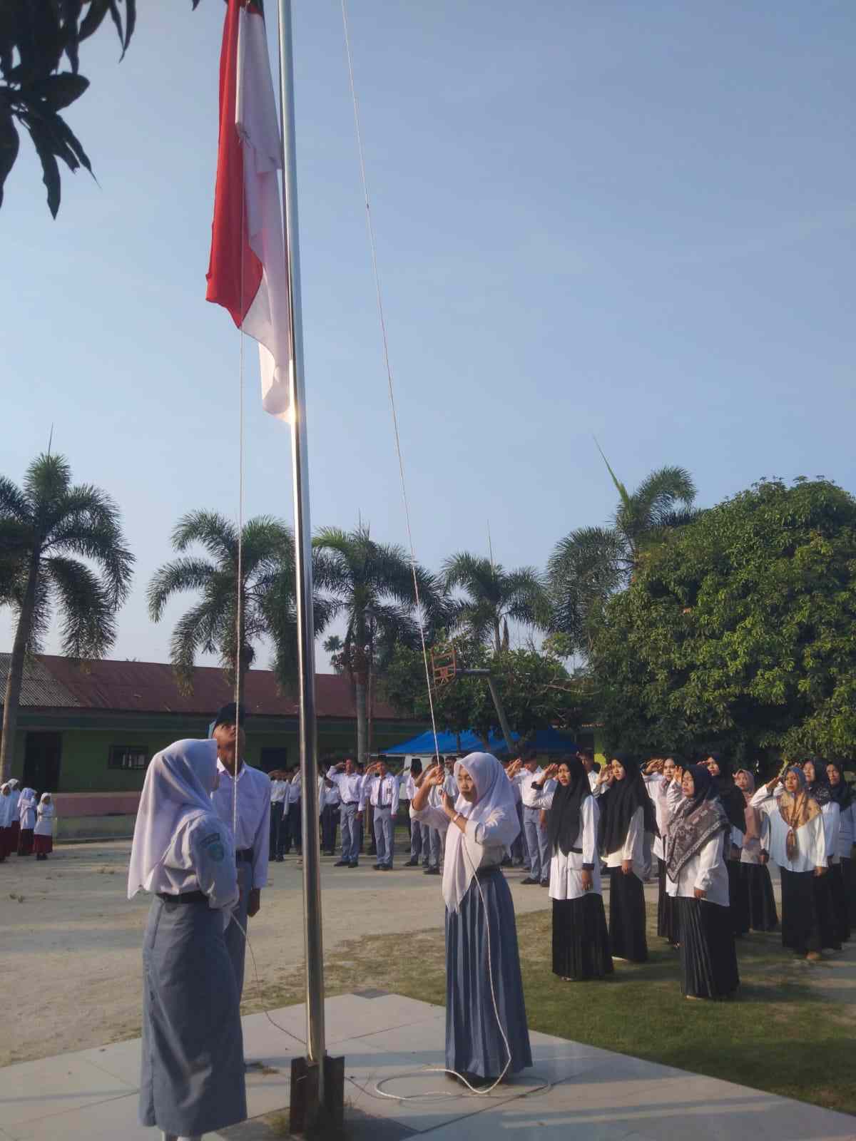 Kabag SDM Polres Batu Bara Gelar Police Go To School di SMA Swasta Al-Azhar Sei Balai