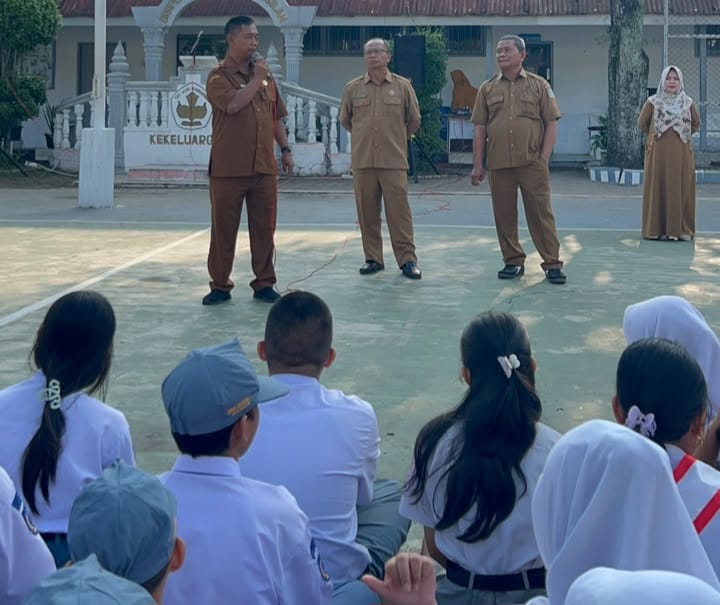 Kepsek SMAN 7 Medan DR  Suyono SMAN 7 Medan Perang Terhadap Geng Motor Dan Begal   