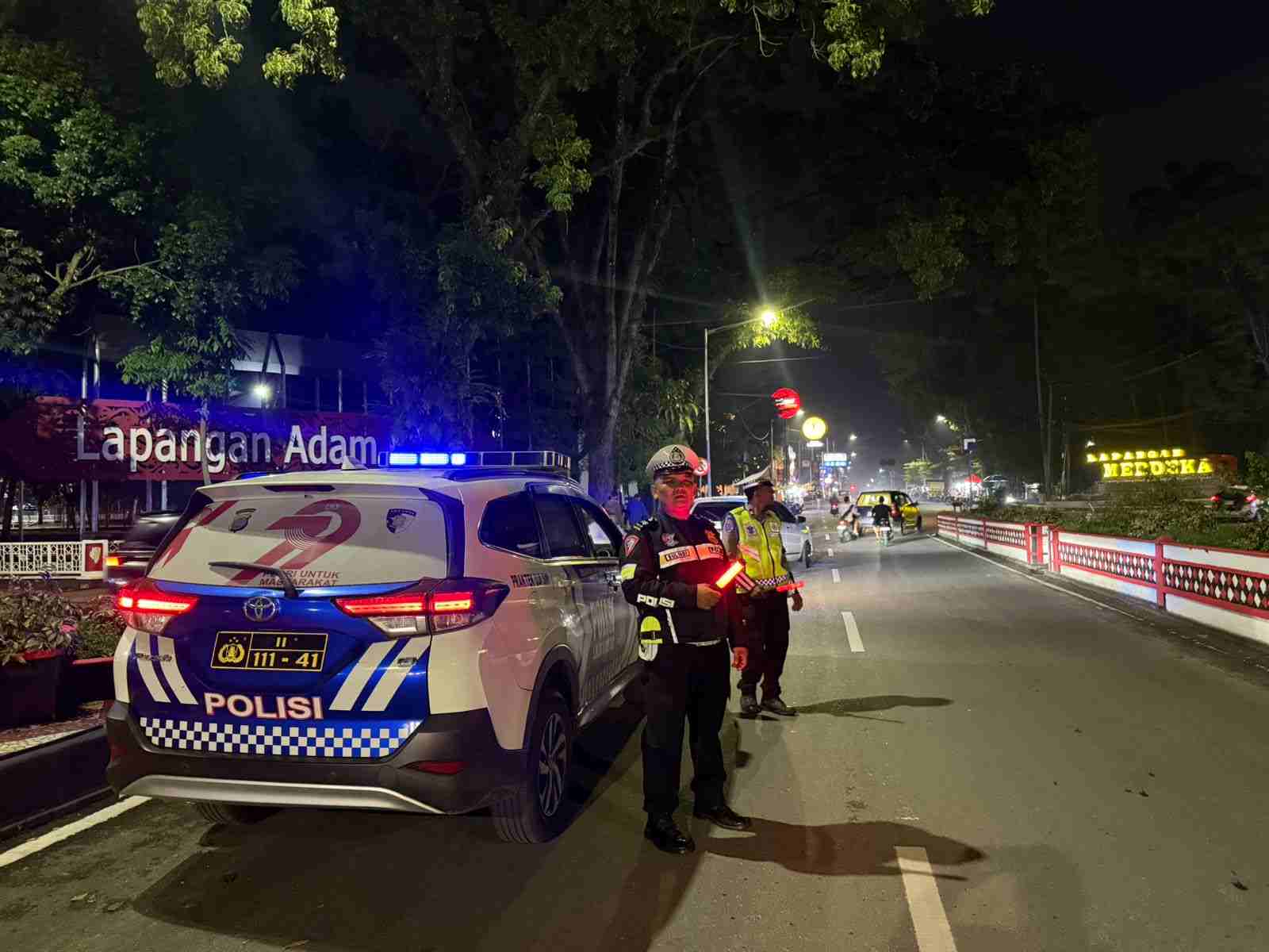 Patroli Blue Light Malam Hari, Sat Lantas Pematangsiantar Amankan Jalan Sudirman — Adam Malik
