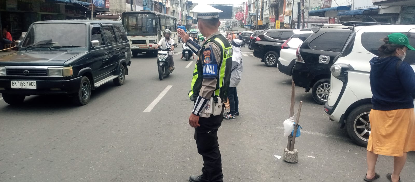 Sat Lantas Pematangsiantar Atur Arus Siang di Jalan Sutomo Ganda, Kegiatan Berjalan Aman & Lancar