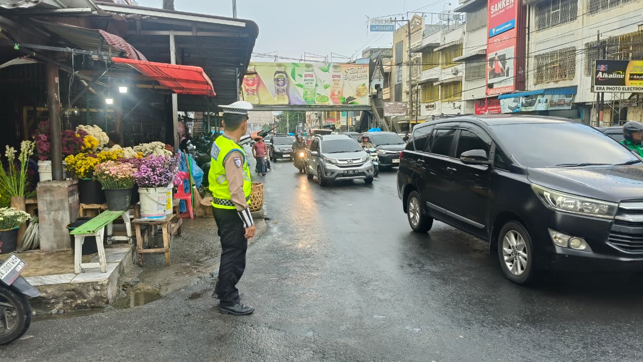 Pos Padat Sore Jumat, Sat Lantas Pematangsiantar Kawal 18 Titik Rawan Kepadatan Lalu Lintas