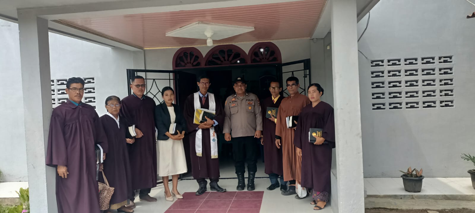 Polres Batu Bara Amankan Ibadah Minggu di Sejumlah Gereja, Pastikan Berjalan Aman dan Kondusif