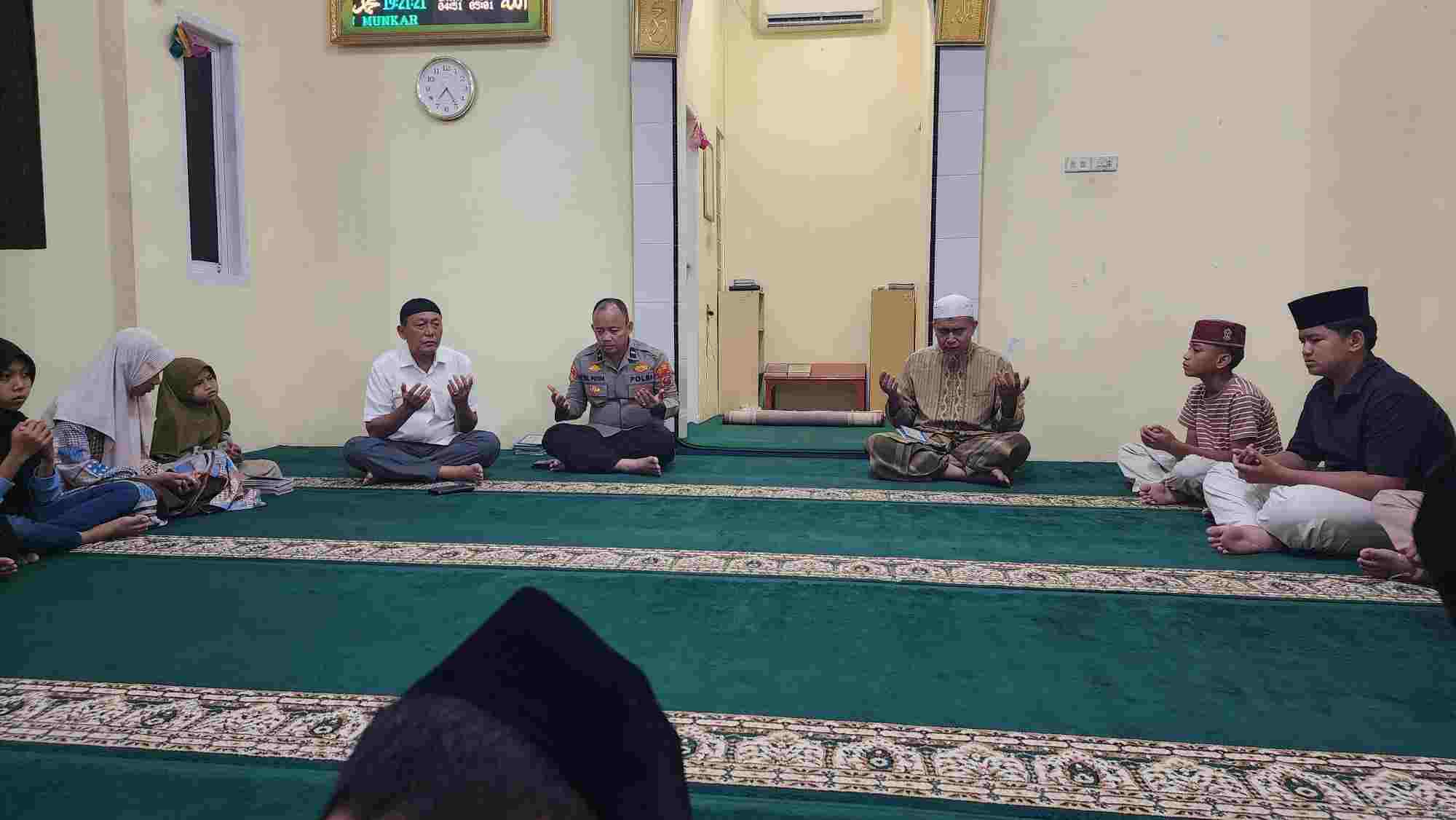 Kapolres Batu Bara Gelar Pengajian dan Santunan, 20 Anak Yatim Terima Bantuan   