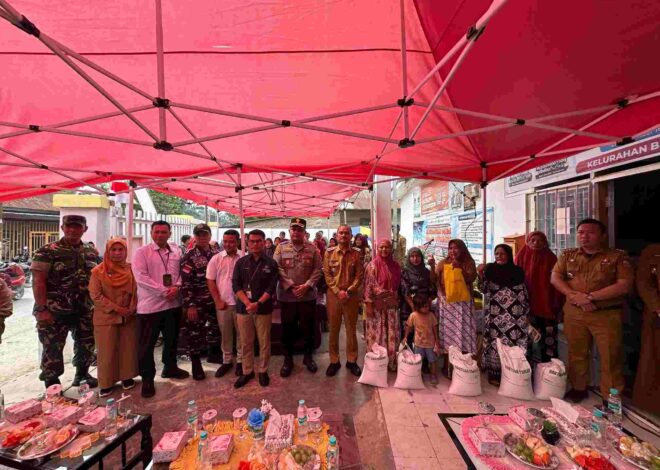 Pastikan Bantuan Tepat Sasaran, Wali Kota Tanjungbalai Tinjau Langsung Penyaluran Bantuan Pangan di Kelurahan Beting Kuala Kapias   