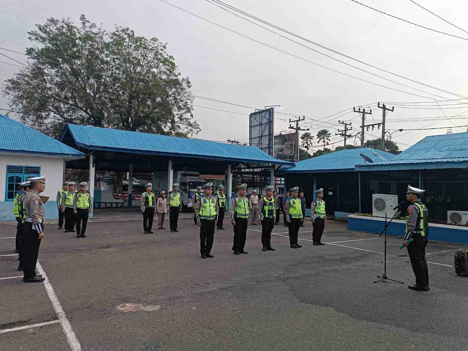 Apel Pagi Satlantas Polres Pematangsiantar, Kasat Lantas Tekankan Peningkatan Pelayanan kepada Masyarakat   