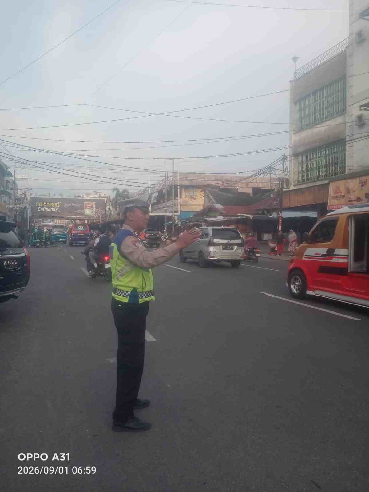 Satlantas Polres Pematangsiantar Atur Arus Pagi di Jalan Sutomo–Vihara, Lalu Lintas Tetap Lancar