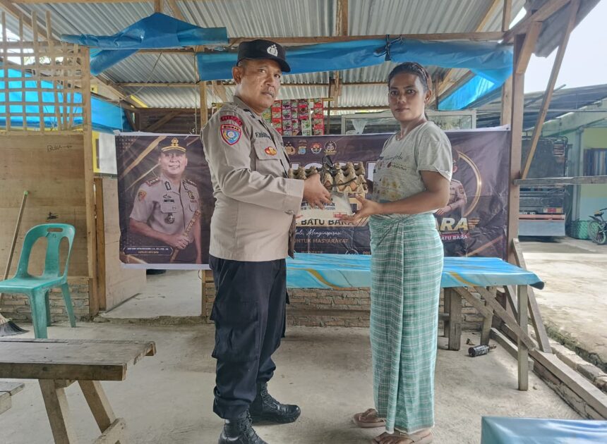 Polres Batu Bara Gelar Minggu Kasih, Salurkan Sembako kepada Masyarakat